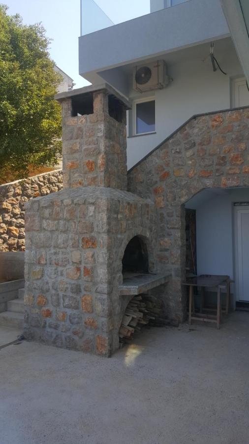 Apartamento Mayana Cesarica Exterior foto