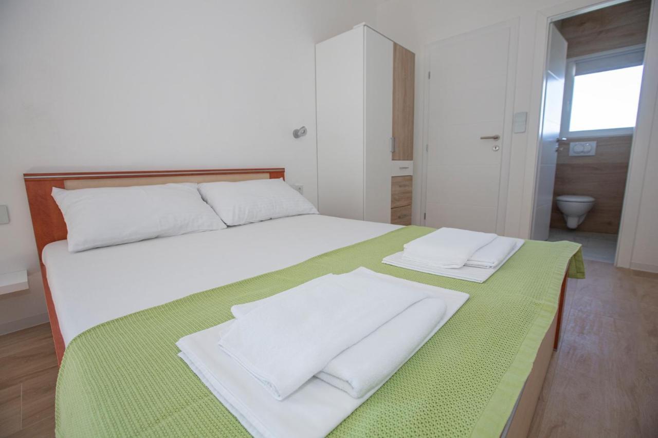 Apartamento Mayana Cesarica Exterior foto