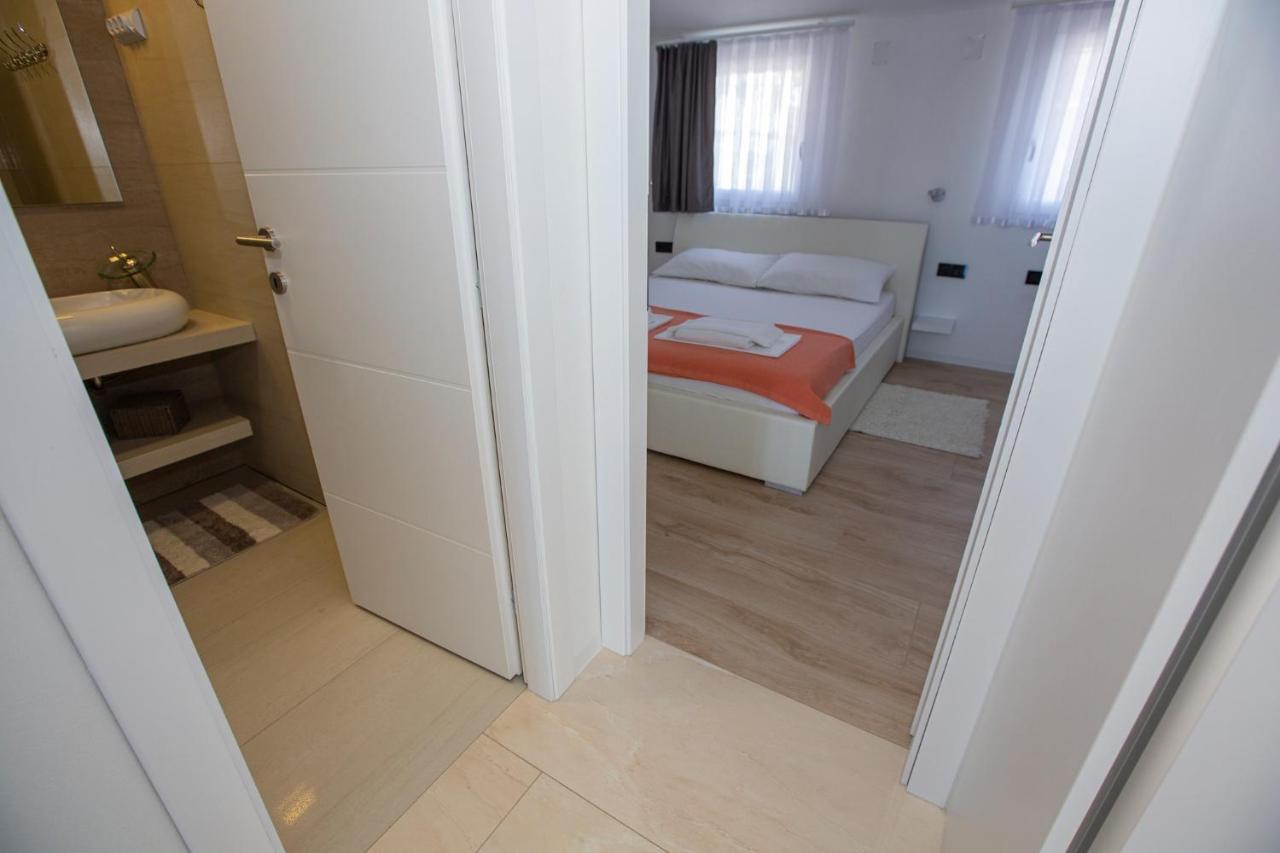 Apartamento Mayana Cesarica Exterior foto