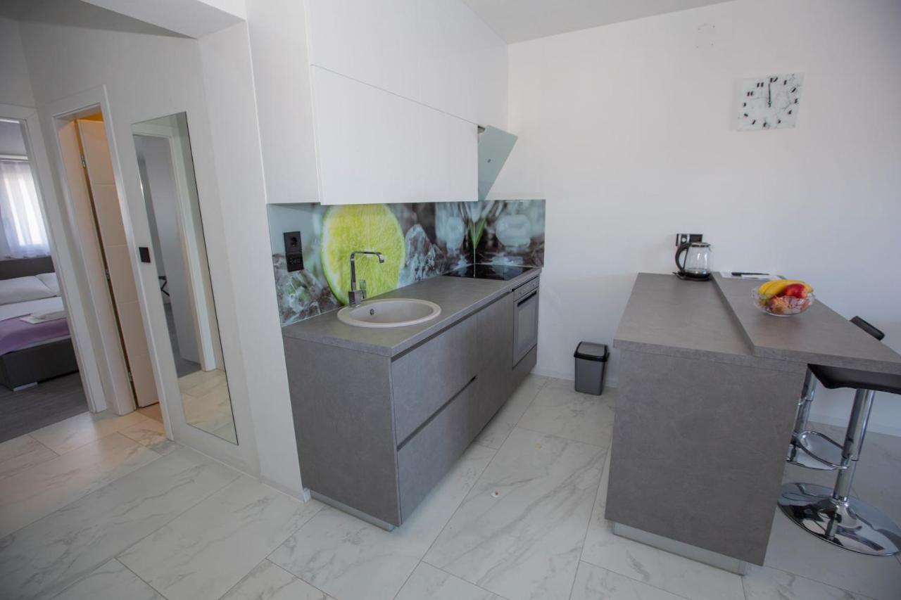 Apartamento Mayana Cesarica Exterior foto
